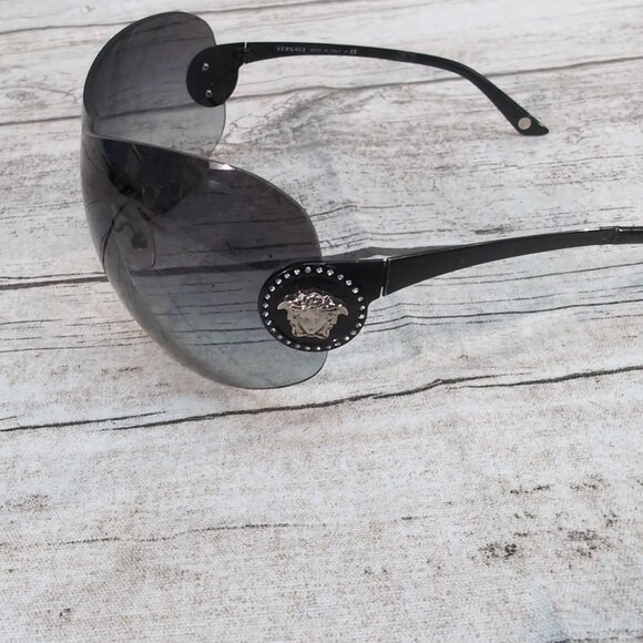 Versace MOD. 2113-B Black Shield Sunglasses 1009/11 – Women’s Oversized - Picture 10 of 14